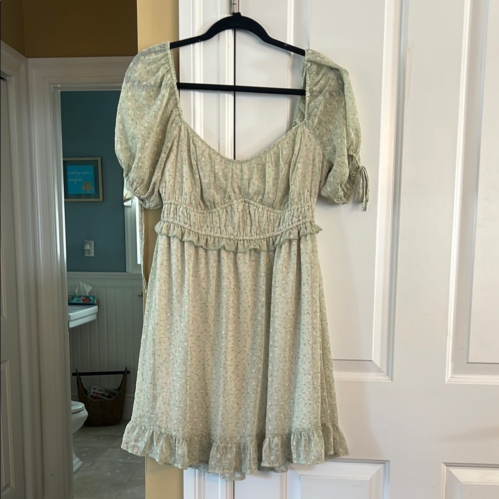 Light Green Puff Sleeve Dress